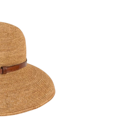 WIDE-BRIM RAFFIA HAT WITH A LEATHER BAND