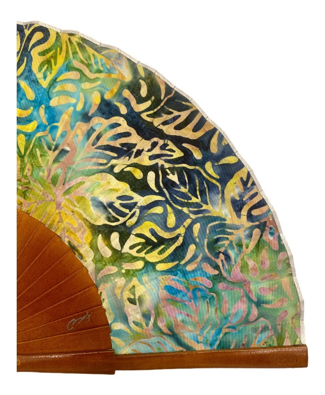 Abanico de madera de abedul con tela pintada