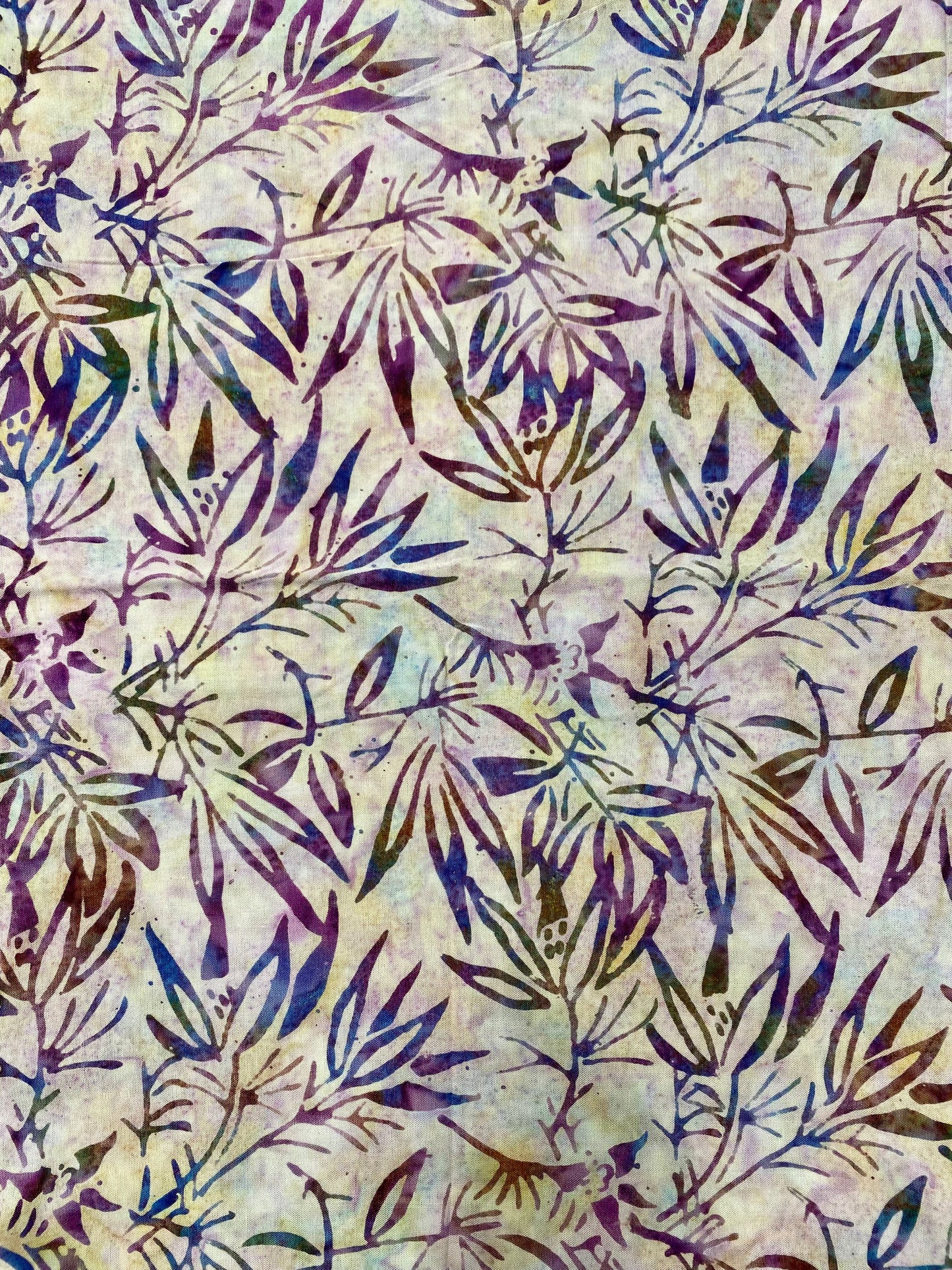 Abanico de madera de abedul con tela pintada