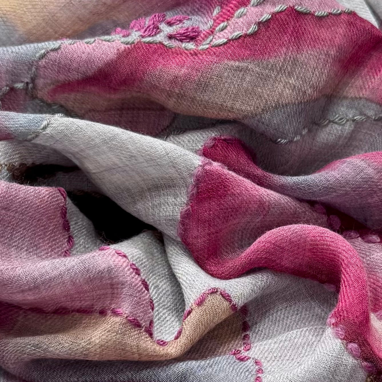 CHAL DE LANA MERINO PINTADO A MANO