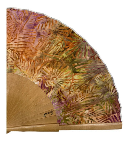 Abanico de madera de abedul con tela pintada