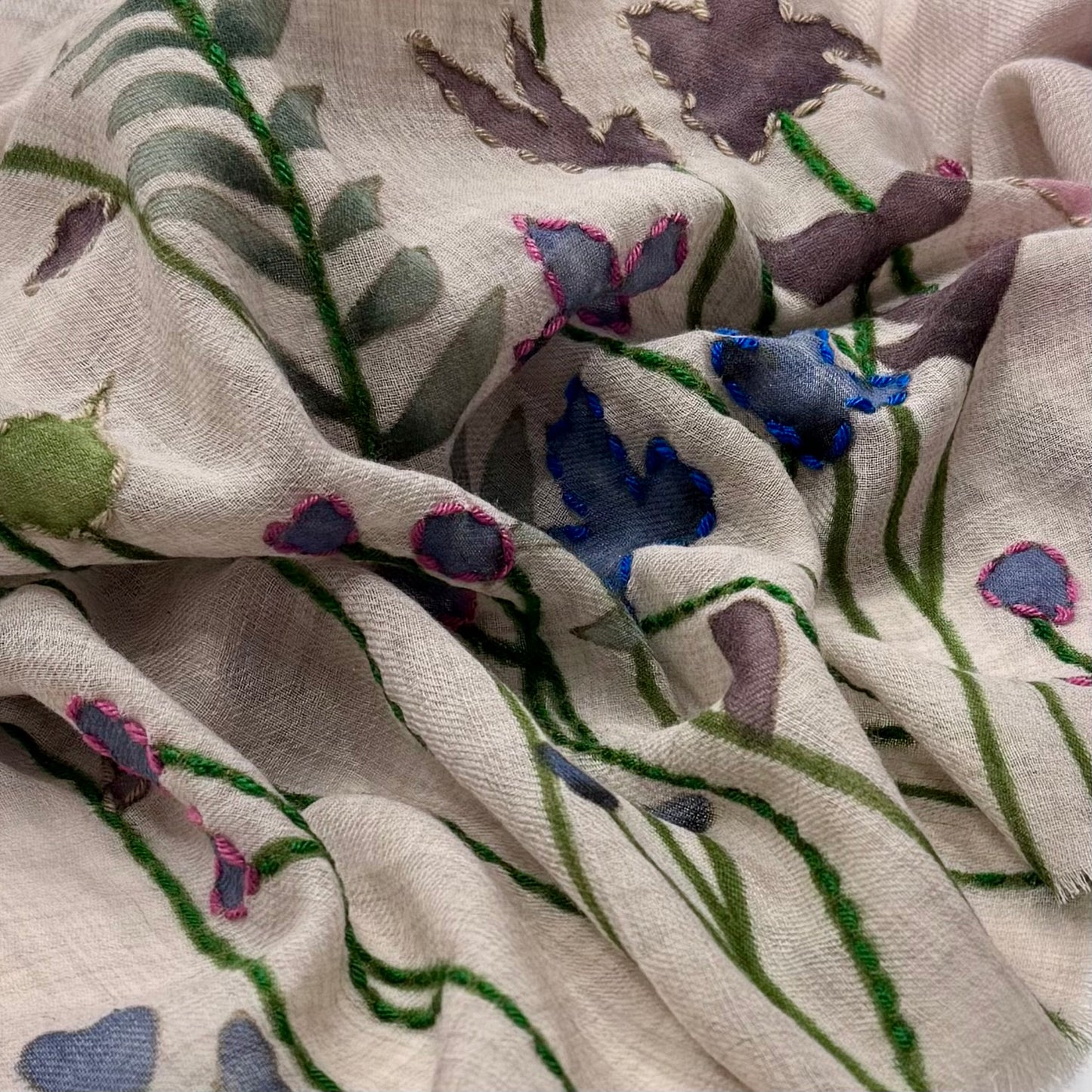 CHAL DE LANA MERINO PINTADO A MANO