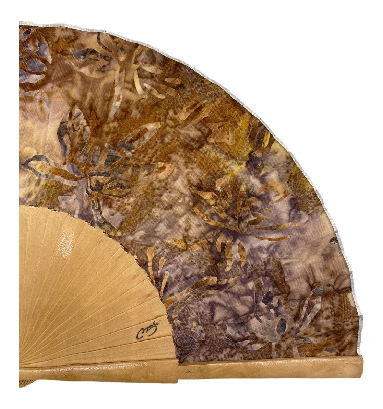 Abanico de madera de abedul con tela pintada