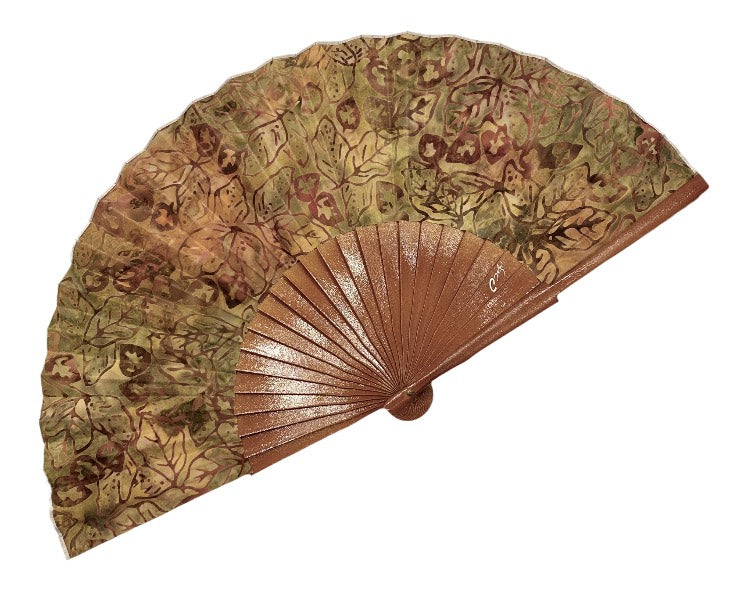 Abanico de madera de abedul con tela pintada