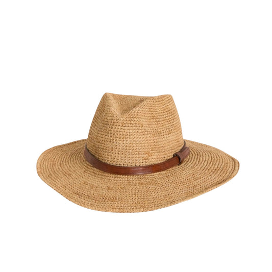 SOMBRERO DE RAFIA ALA MEDIA CON BANDA DE CUERO